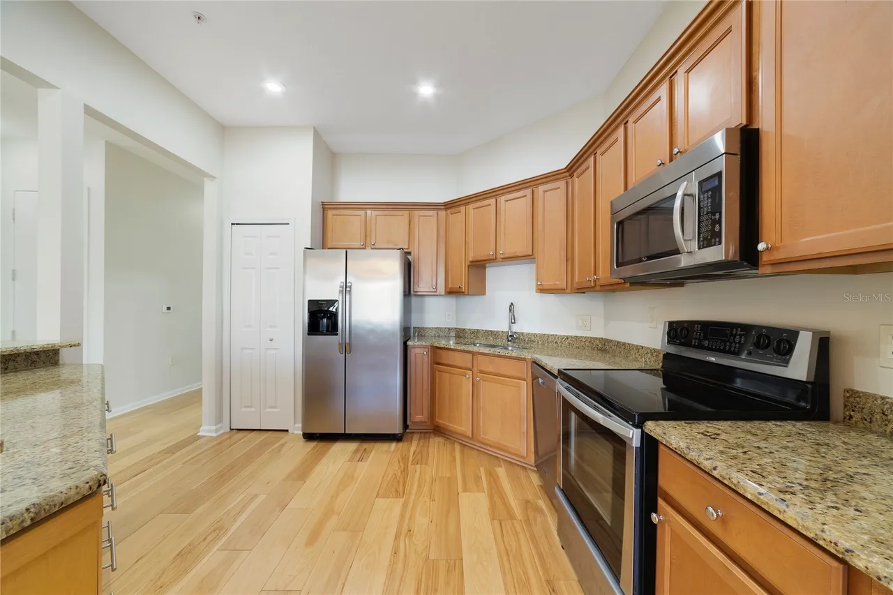 4286 ANISSA AVENUE 10-302, Orlando, FL 32814