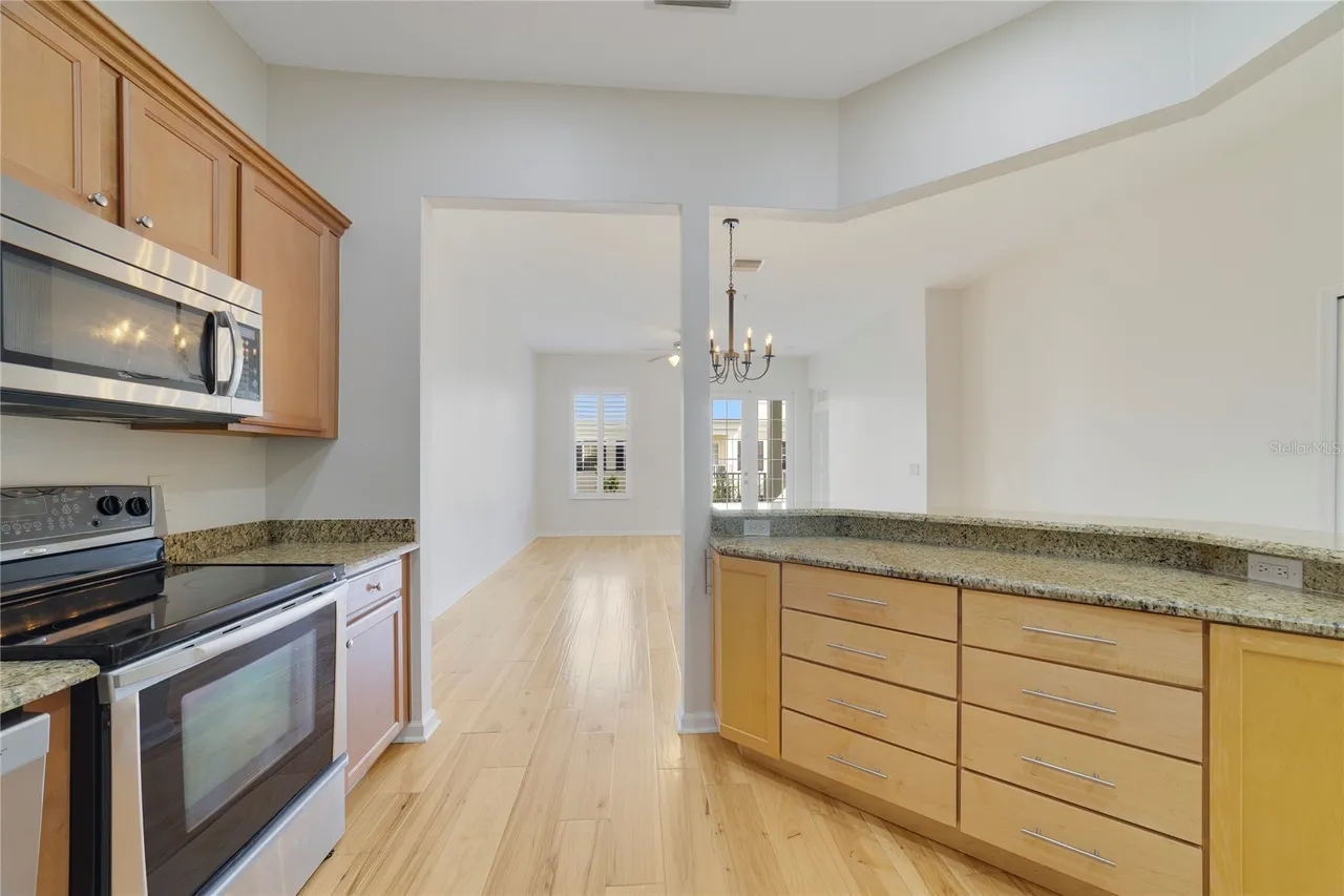 4286 ANISSA AVENUE 10-302, Orlando, FL 32814