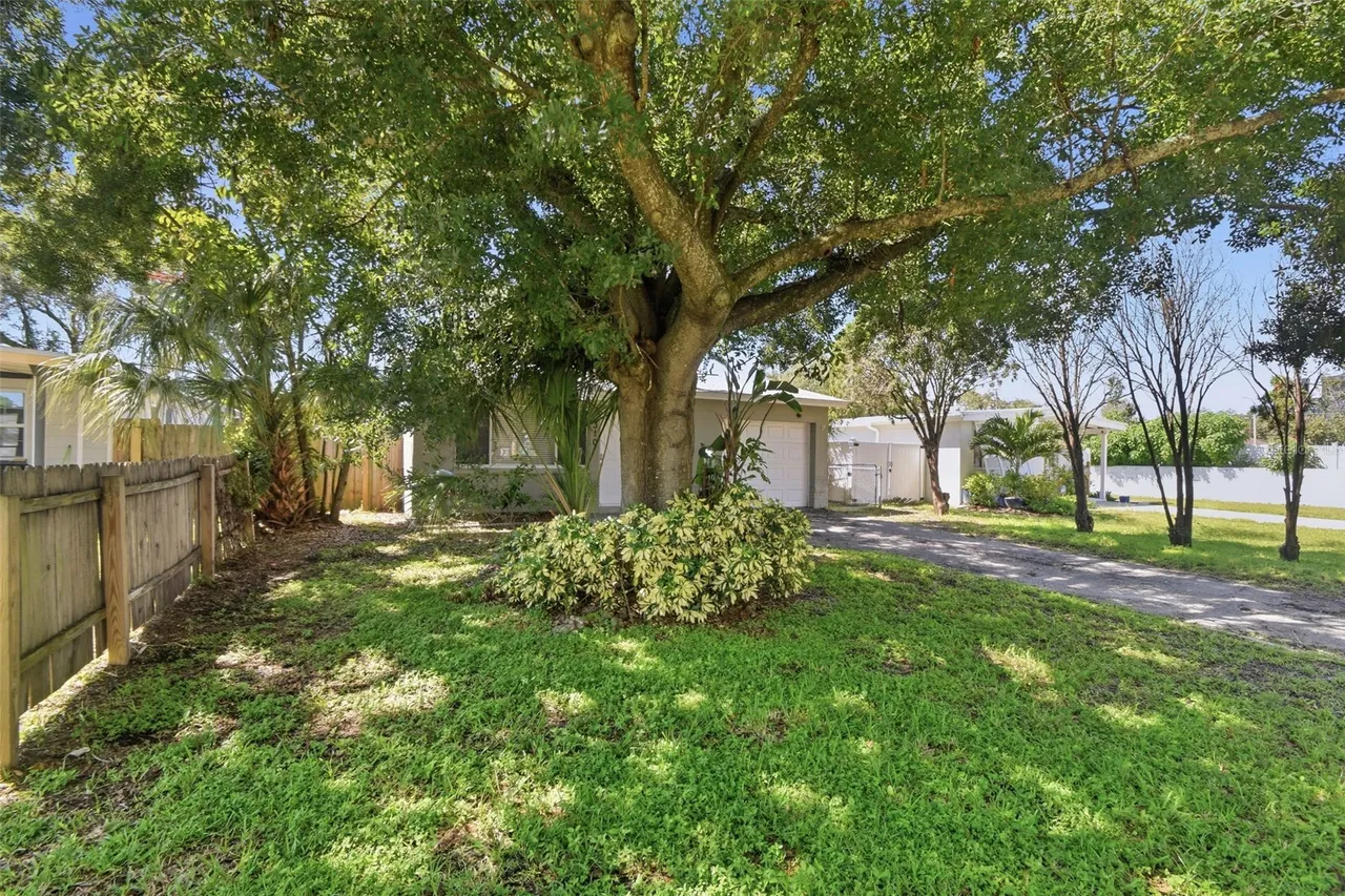 310 93RD AVENUE N, St Petersburg, FL 33702