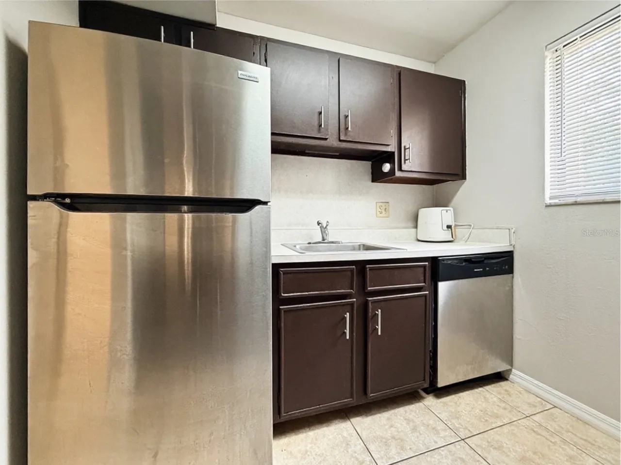 3284 S SEMORAN BOULEVARD 11, Orlando, FL 32822