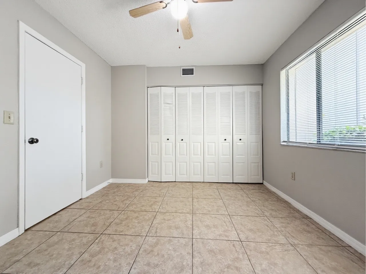 3284 S SEMORAN BOULEVARD 11, Orlando, FL 32822