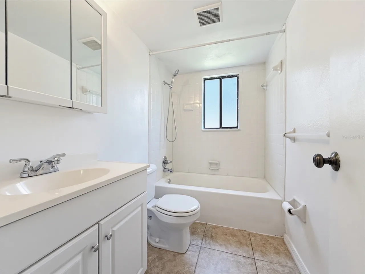3284 S SEMORAN BOULEVARD 11, Orlando, FL 32822