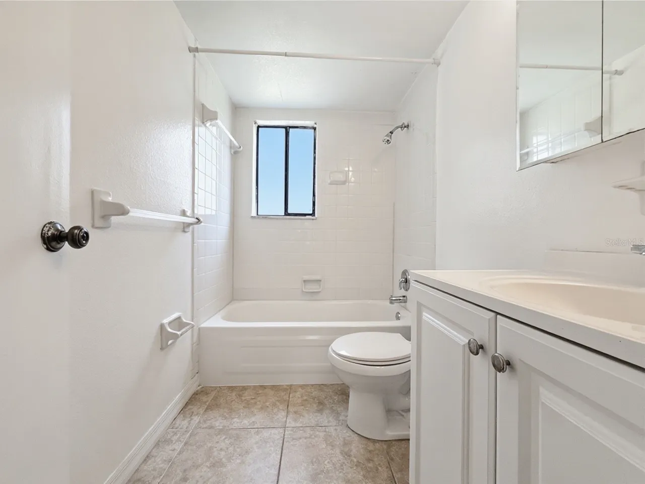 3284 S SEMORAN BOULEVARD 11, Orlando, FL 32822