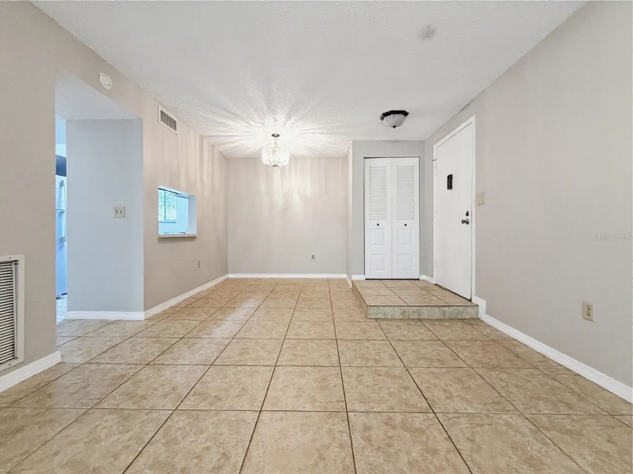 3284 S SEMORAN BOULEVARD 11, Orlando, FL 32822
