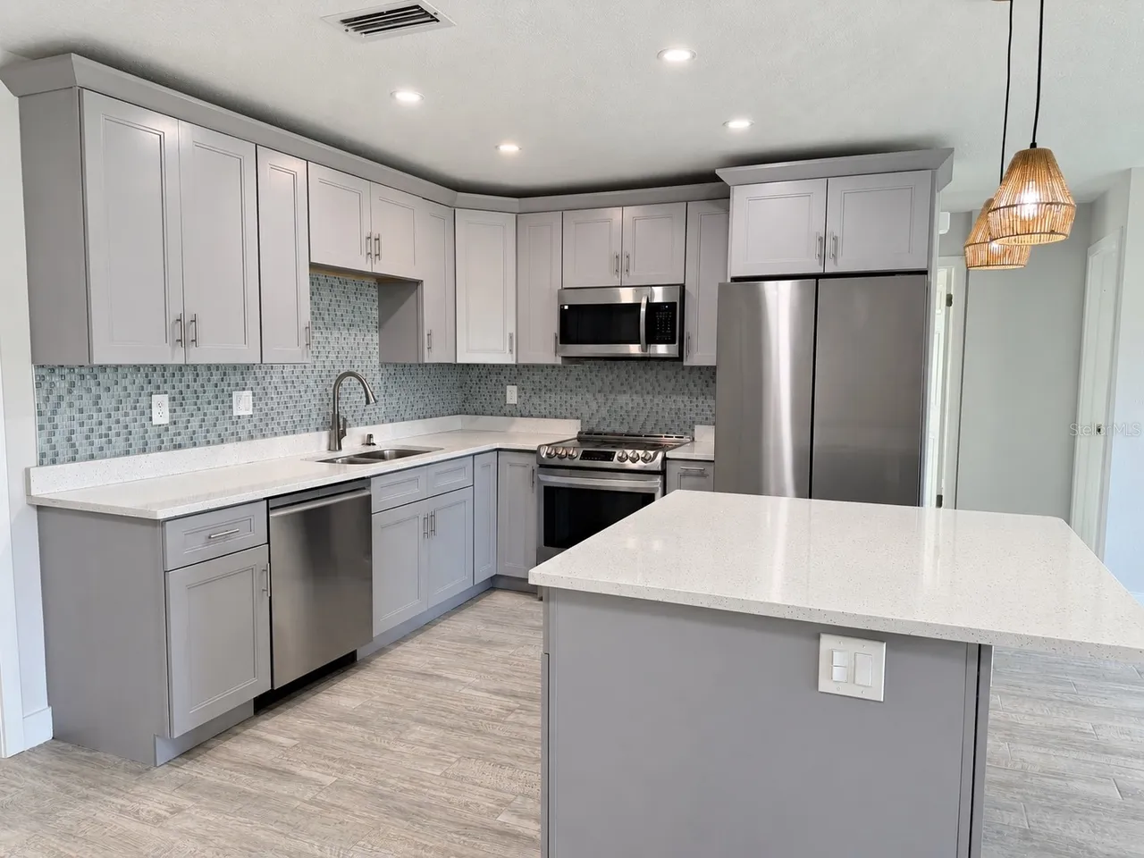 1476 N MANGONIA DRIVE, West Palm Beach, FL 33401