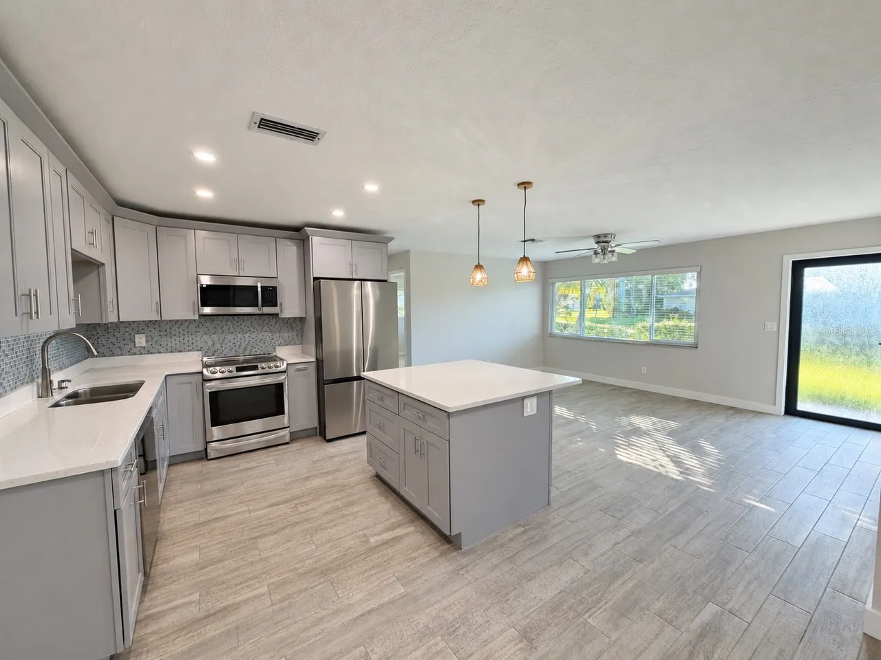 1476 N MANGONIA DRIVE, West Palm Beach, FL 33401