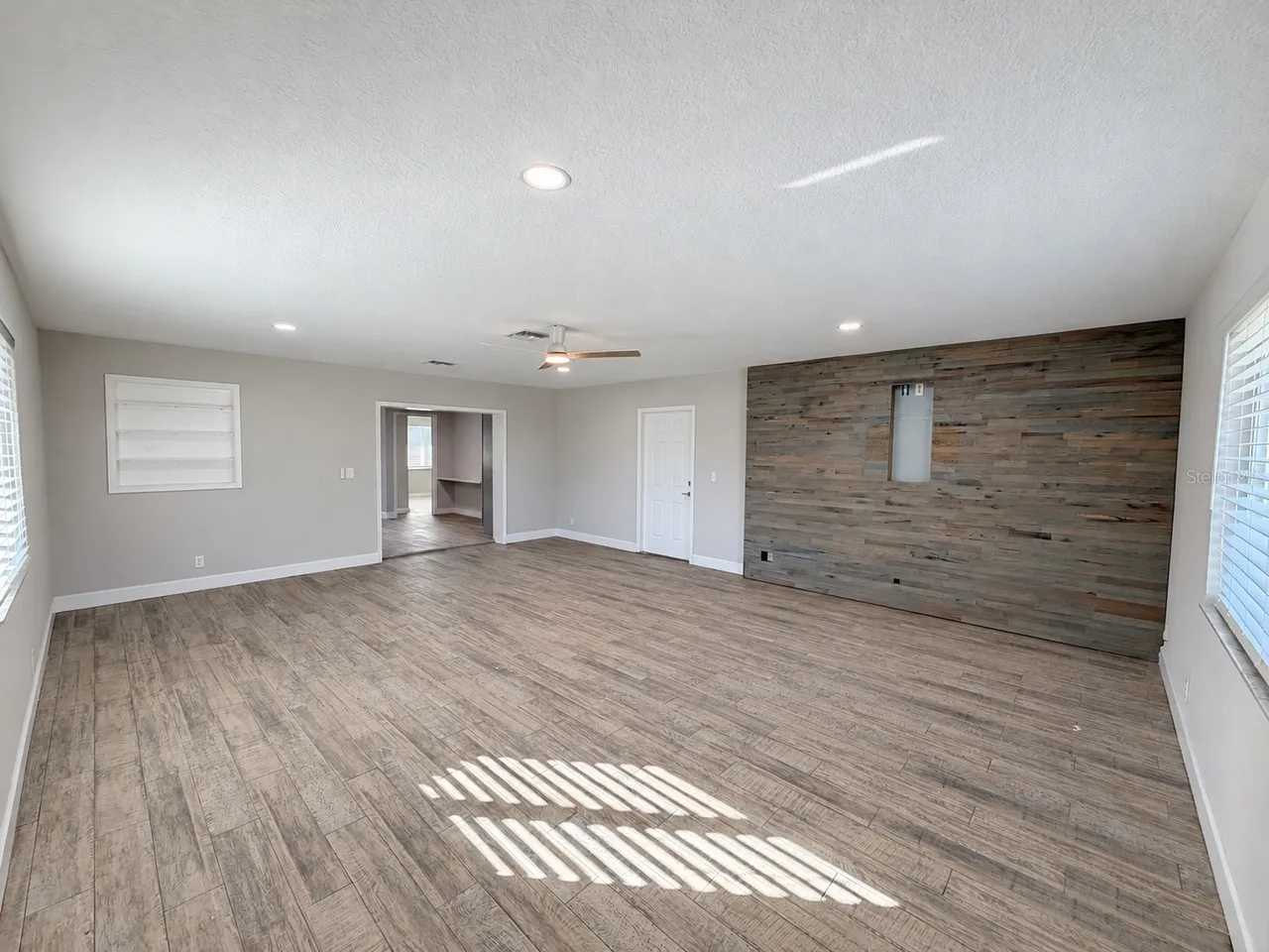 1476 N MANGONIA DRIVE, West Palm Beach, FL 33401