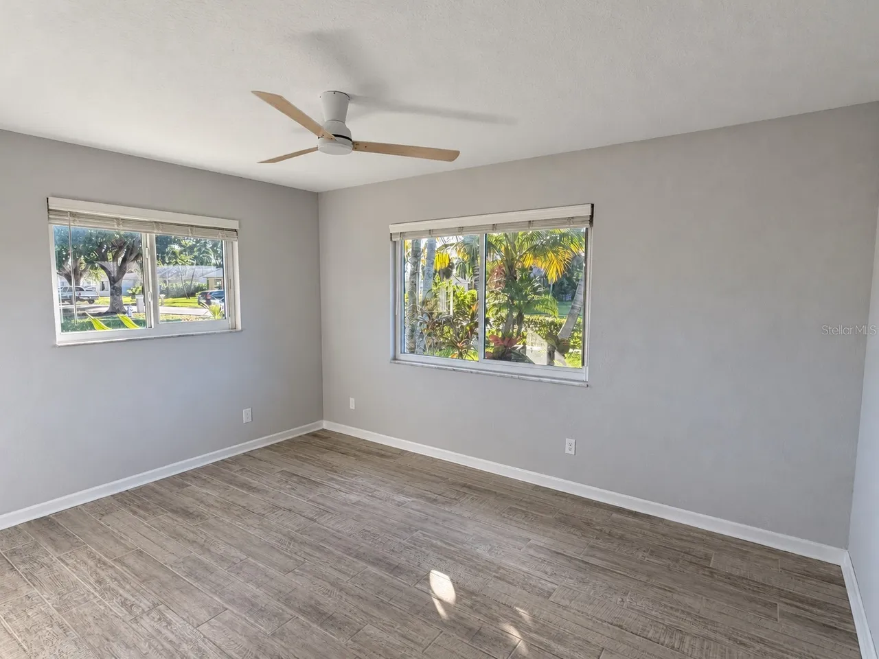 1476 N MANGONIA DRIVE, West Palm Beach, FL 33401
