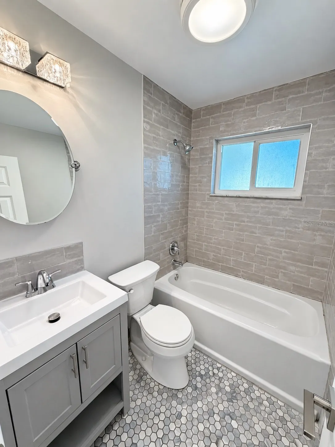 1476 N MANGONIA DRIVE, West Palm Beach, FL 33401