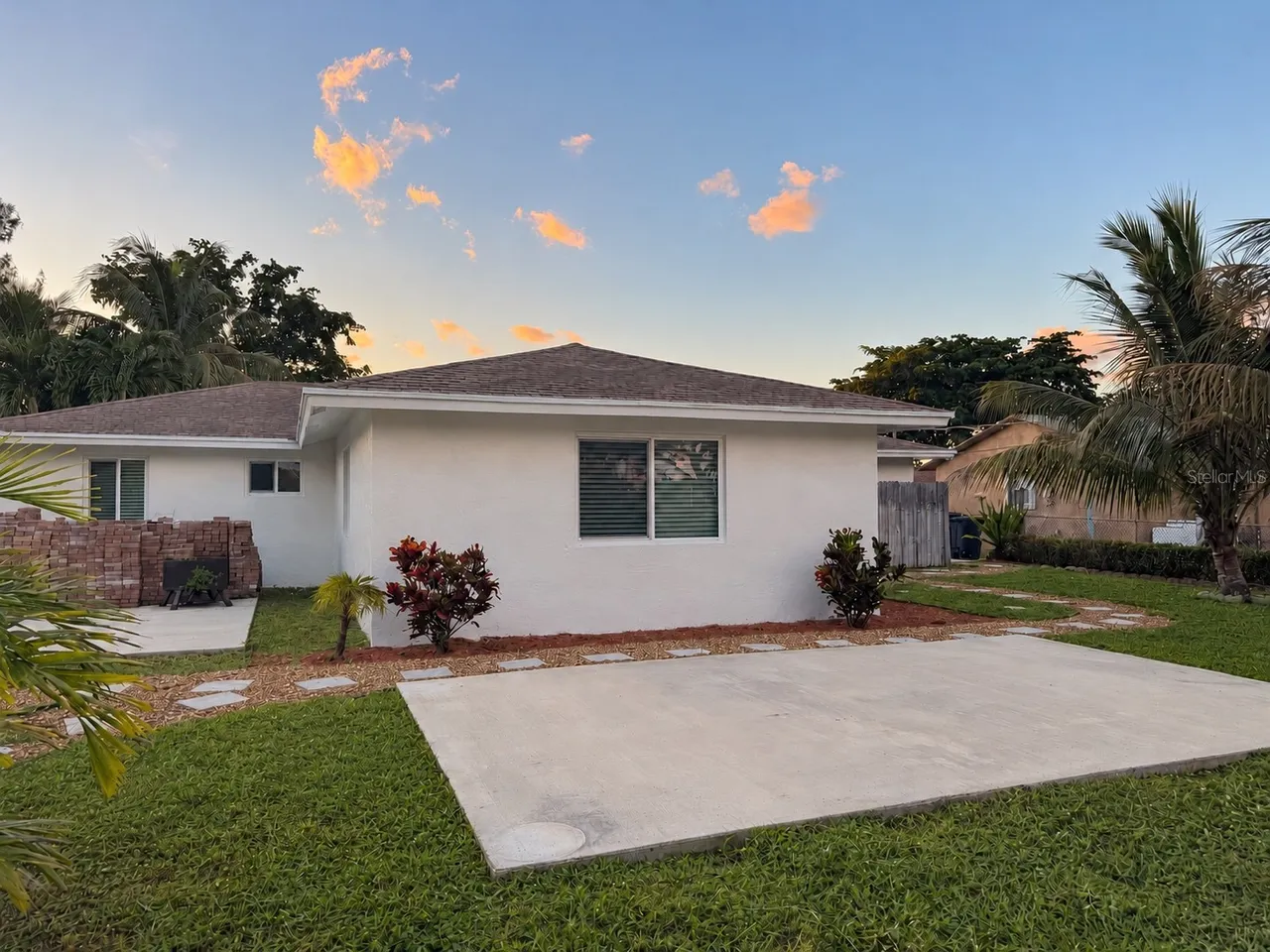 1476 N MANGONIA DRIVE, West Palm Beach, FL 33401