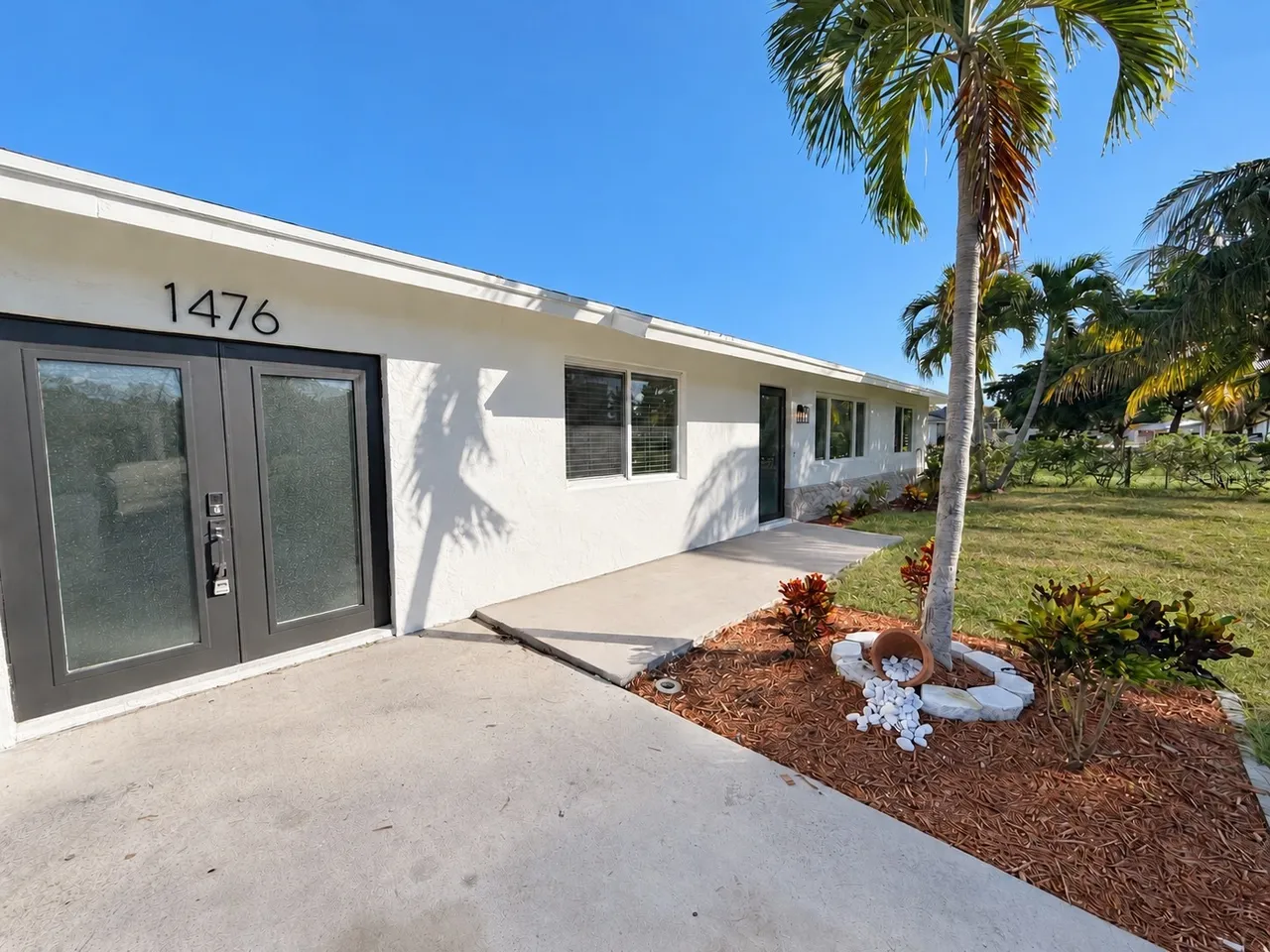 1476 N MANGONIA DRIVE, West Palm Beach, FL 33401