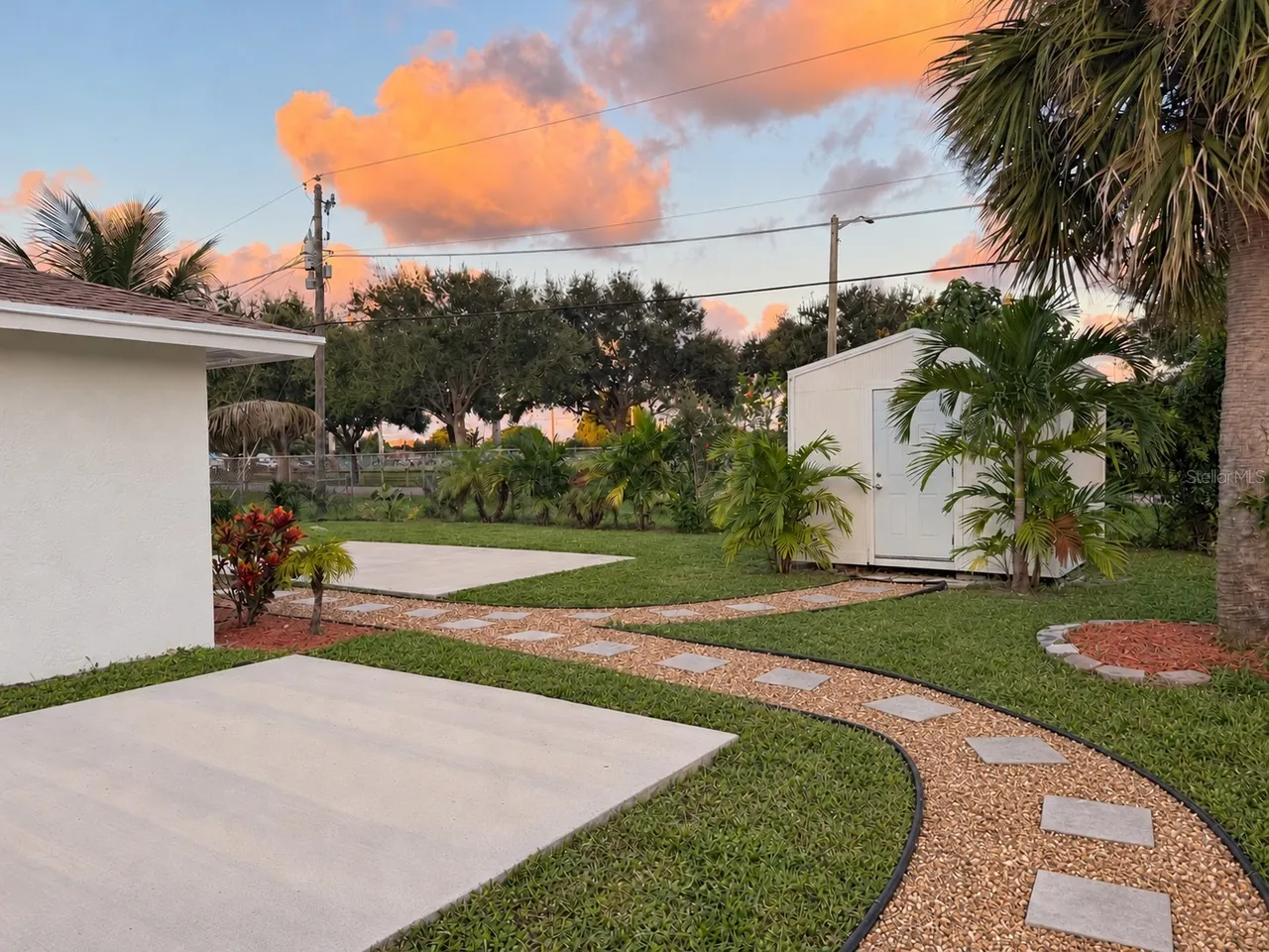 1476 N MANGONIA DRIVE, West Palm Beach, FL 33401