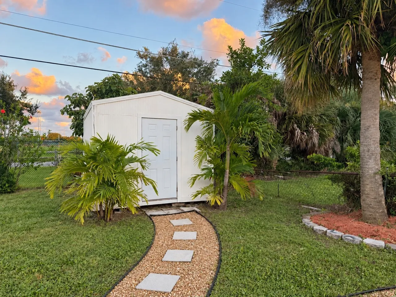 1476 N MANGONIA DRIVE, West Palm Beach, FL 33401