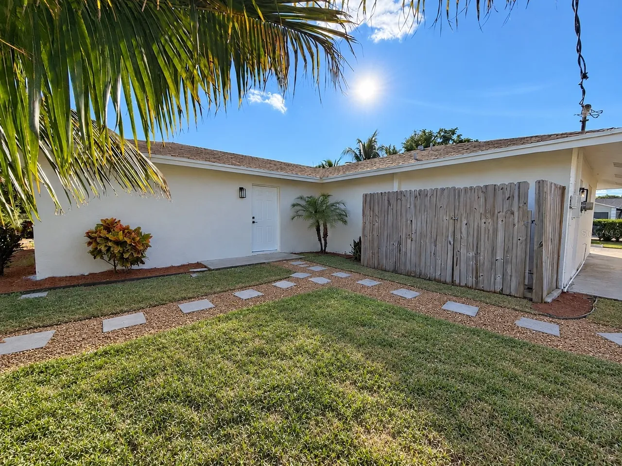 1476 N MANGONIA DRIVE, West Palm Beach, FL 33401