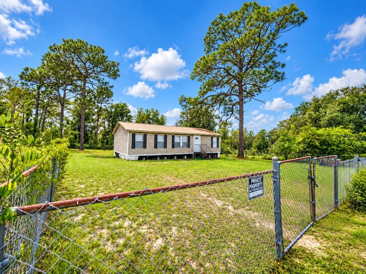 119 CARACAS STREET, Interlachen, FL 32148