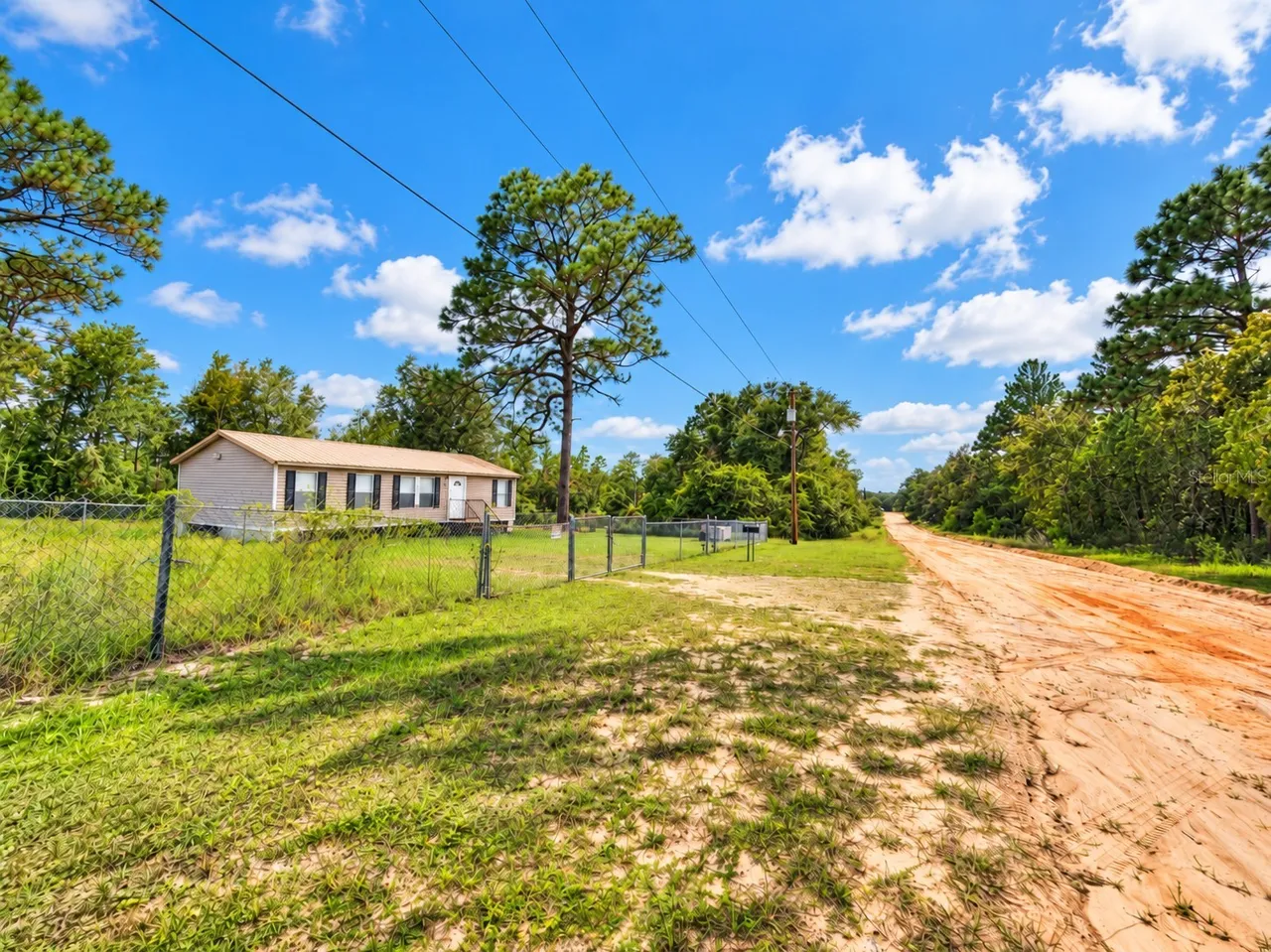 119 CARACAS STREET, Interlachen, FL 32148