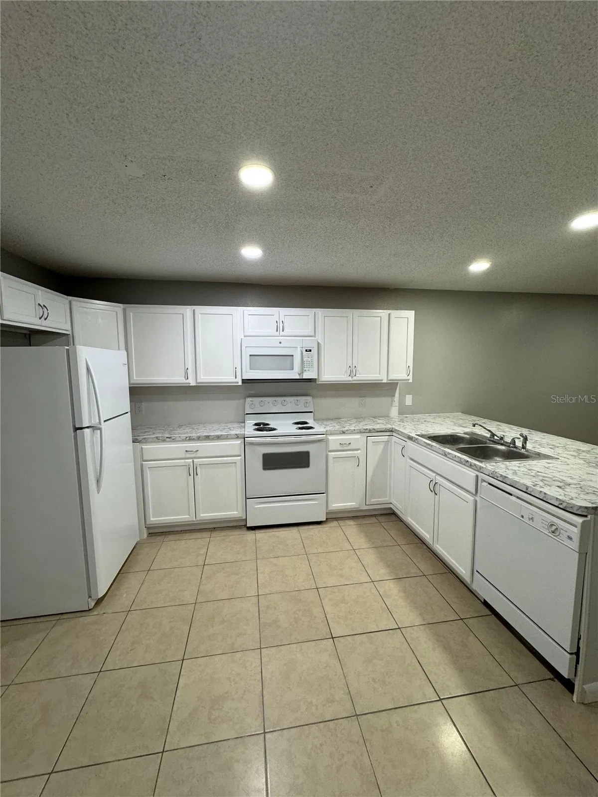 2526 ELM AVE, Lake Wales, FL 33898